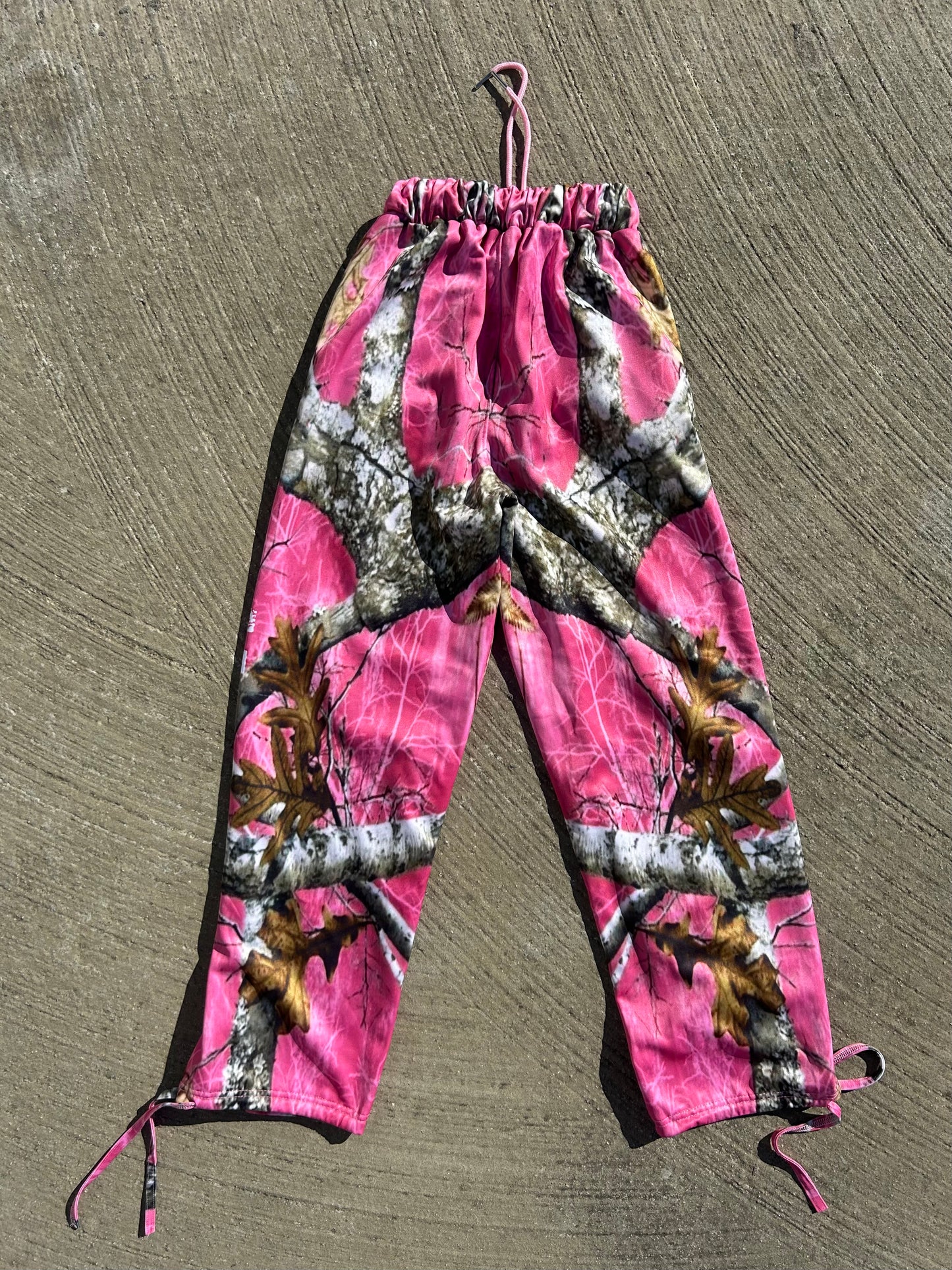 PINK CAMO SWEATPANTS