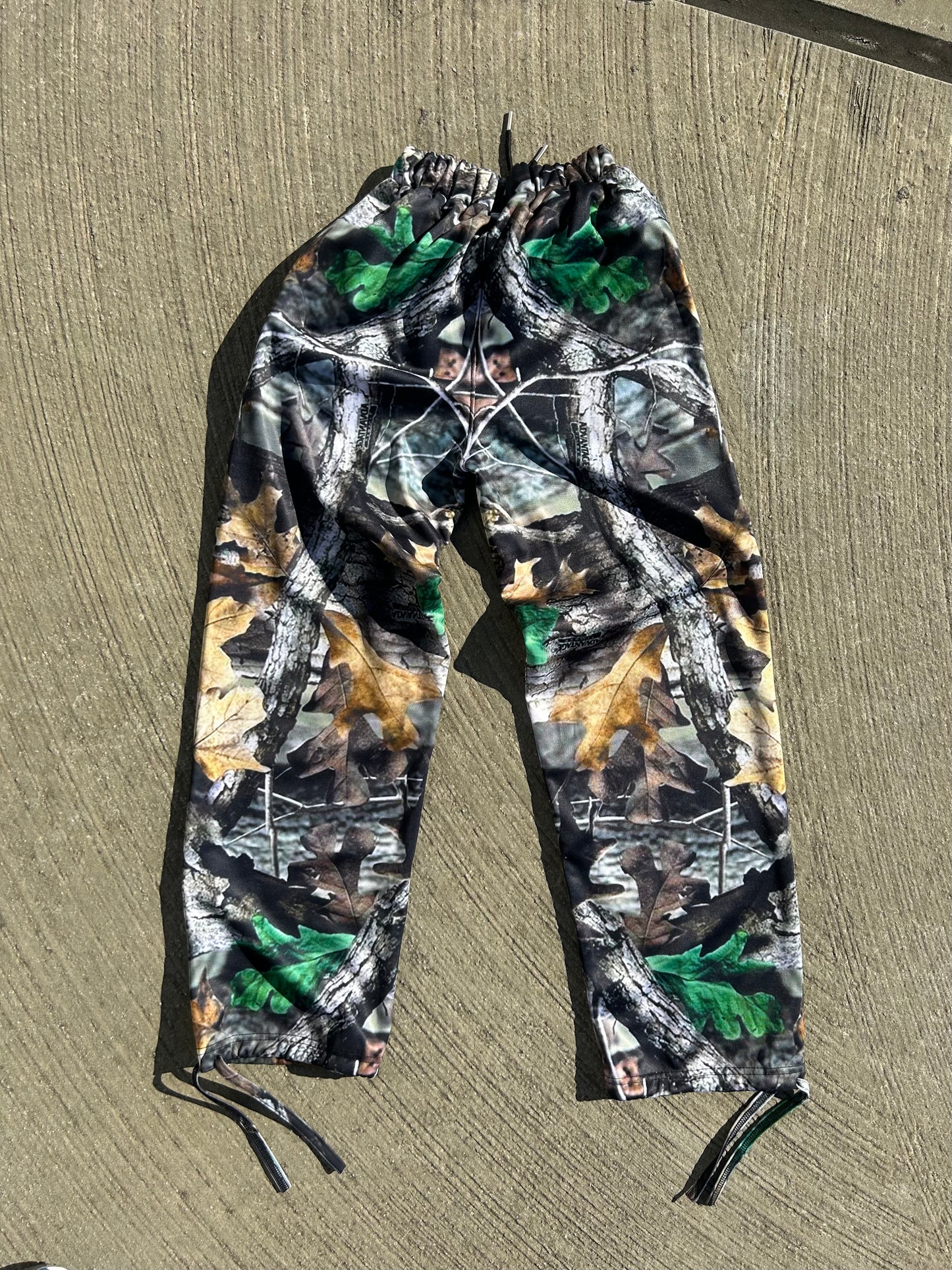 CAMO SWEATPANTS